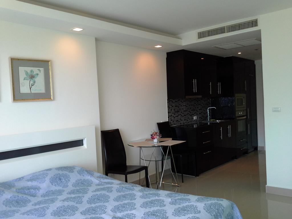 Cosy Beach View Apartments Pattaya Exterior photo