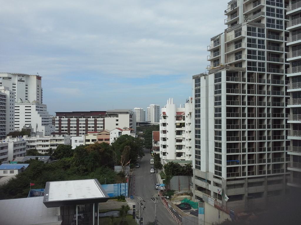 Cosy Beach View Apartments Pattaya Exterior photo